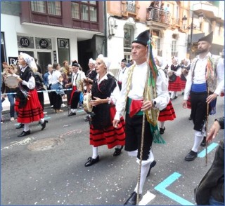 Integrantes de la danza del Portal